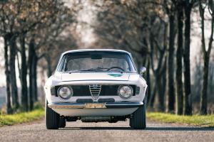 Alfa Romeo GTA 1300 Junior 1968 года 